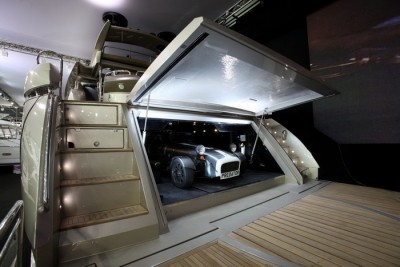 sunseeker-predator-luxury-yacht-caterham-seven-booth-3.jpg